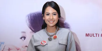 Nikmati Summer Holiday, Maudy Ayunda Jadi Gadis Kantoran