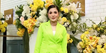 Nindy Ayunda Rela Tak Belanja Demi Coba Perawatan Wajah yang Lagi Tren di Kalangan Artis Hollywood