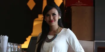 Nita Sofiani dan Vin Rana Liburan Sendiri-Sendiri, Sudah Bosan?