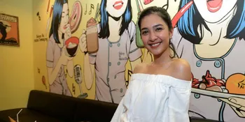 Nonton Premiere Film Baru, Mikha Tambayong Sebut Daniel Wenas Sebagai Teman Kencan