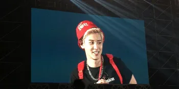 Notice Topi Merah Fans, Chanyeol EXO Berharap Dapat Kue Ulang Tahun dari Member