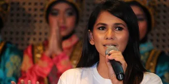 Nova Eliza Peduli Dengan Perempuan Indonesia