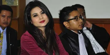 Diamankan, Novi Amalia Berusaha Telanjang di Depan Polisi