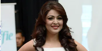 Nuansa Pink dan Ngakak Luar Biasa, Shafaq Naaz Bahagia Abis!