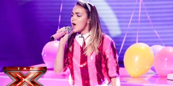 Nyanyi Tiba-Tiba di Mall, Finalis The X Factor Ini Bikin Kejutan