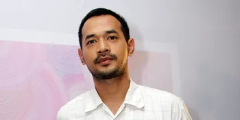 Oka Antara Lebih Pilih Berlian Daripada Batu Akik