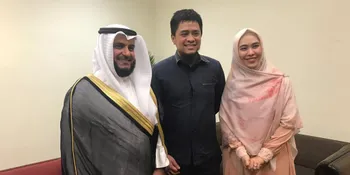 Oki Setiana Dewi bertemu dengan Syaikh Mishari Rashid di Malaysia