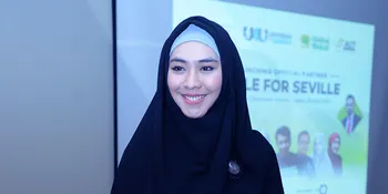 Oki Setiana Dewi Pamerkan Baby Bump di Depan Ka'bah