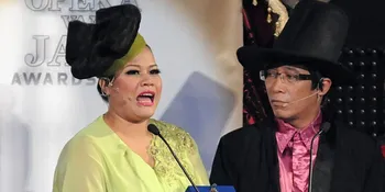 Okky Lukman Tampil Berhijab Demi 'Dai Muda Indonesia'