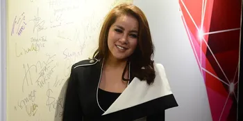 Olla Ramlan Tak Memaksa Sean Michael Alexander Untuk Jadi Artis