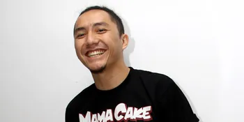 Omesh Gak Fokus Lihat Jenis Kelamin Anaknya