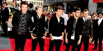 Book Signing, One Direction Sebar Keseruan!