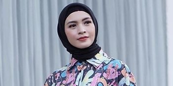 OOTD 'Mamak' ke Supermarket Ala Donita, Pakai Gaun Panjang dan Tenteng Handbag Mewah