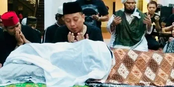 Opick Bersaksi Istrinya Rajin Salat dan Bersedekah Selama Masih Hidup