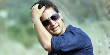 Orang Tuanya Rayakan Ultah Nikah, Paras Arora Beri Kado Manis