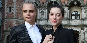 Pacaran Sesama Jenis, Cara Delevingne Mengaku Cinta St Vincent
