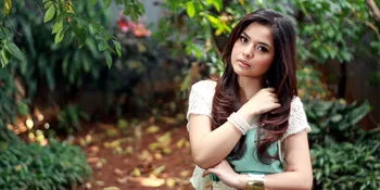 Pacaran, Tasya Kamila Lihat Latar Belakang