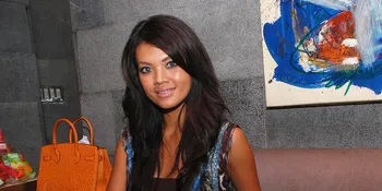 Pacari Brondong, Inilah Gaya Kencan Farah Quinn