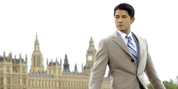 Pacari Model 23 Tahun Lebih Muda, Aaron Kwok Tak Buru-Buru Nikah