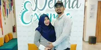 Pajang Foto Mendiang Ibunda di Ruang Bersalin, Roro Fitria: Nyai Yakin Bunda Selalu Nemenin