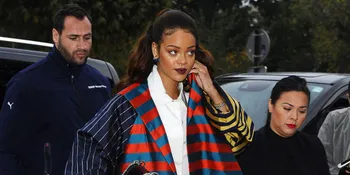 Paka Baju Dada Transparan, Rihanna Siksa Sadis Korbannya