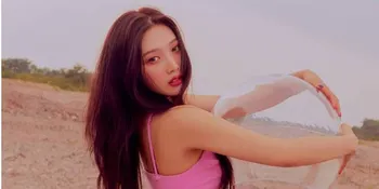 Pakai Bikini Merah, Joy Red Velvet Bikin Penggemar Menggila