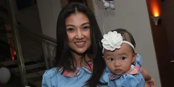 Pakai Bikini, Putri Ruben Onsu & Sarwendah Lucu Menggemaskan