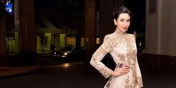 Pakai Cincin di Jari Manis, Karisma Kapoor Sudah Tunangan?