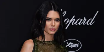 Pakai Dress Transparan, Kendall Jenner Pamer Segalanya di Cannes 2018