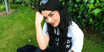 Pakai Gaun Pengantin, Gulcin Tuncok Mempesona Bak Bidadari