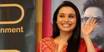 Pakai Hotpants, Rani Mukherjee Tampil Bak ABG Masa Kini