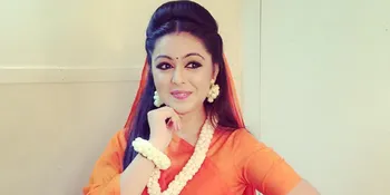 Pakai Kerudung, Shafaq Naaz Terlihat Makin Cantik
