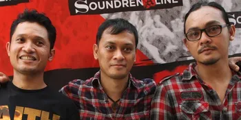 Pakai Kotak-Kotak, Andra And The Backbone Dukung Jokowi?