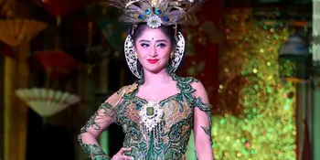 Pakai Sari ala India, Dewi Perssik Tampil Memesona