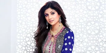 Pakai Sari Rancangan Sendiri, Shilpa Shetty Tampak Kucel &#38; Hitam?