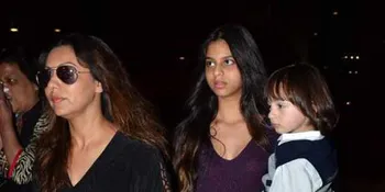 Pamer Bahu, Suhana Khan Stunning di Pesta Ultah Shahrukh Khan