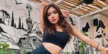 Pamer Body Goals Bak Gitar Spanyol, Millen Cyrus Sebut Dirinya Miss Albenia