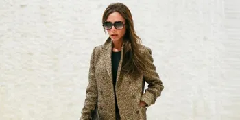 Pamer Rambut Baru, Victoria Beckham Tampil Stylish &#38; Mencolok