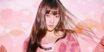 Pamer Suara Merdu, Video Cover Joy Red Velvet x Park Moon Chi 'Look At Me' Resmi Dirilis!