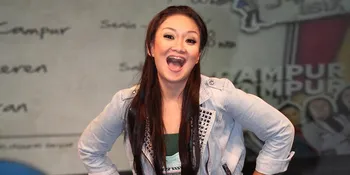 Panda Dekat Dengan Indra Bekti, Apa Tanggapan Suami?