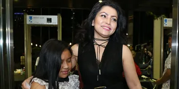 Pandai Main Piano, Khirani Trihatmodjo Iringi Mayangsari Bernyanyi