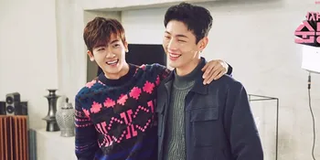 Park Hyungsik dan Ji Soo Antar 3 Siswi SMA Pulang Sekolah