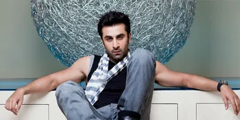 Pasca Diisukan Putus, Ranbir Kapoor Pesta Dengan Gadis Misterius