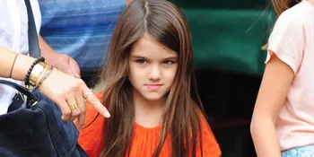 Pasca 'Diserang' Fans, Suri Cruise Malah Tertawa Lebar