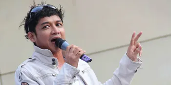 Pasha Ungu Sumbang Suara di Resepsi Pernikahan Makki - Lala