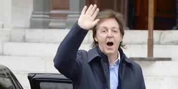 Paul McCartney Pamerkan Foto Langka The Beatles