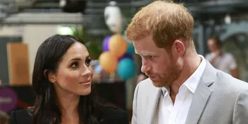 PDA Romantis, Meghan Markle & Pangeran Harry Akhirnya Ciuman di Depan Publik