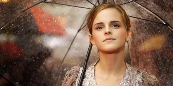 Peduli Lingkungan, Emma Watson Rela Pose Topless