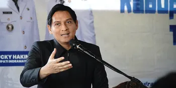Peduli pada Petani, Lucky Hakim Lepas Ribuan Ular ke Sawah untuk Basmi Tikus