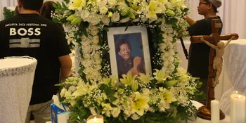 Pemakaman Ireng Maulana Diwarnai Dengan Suasana Haru